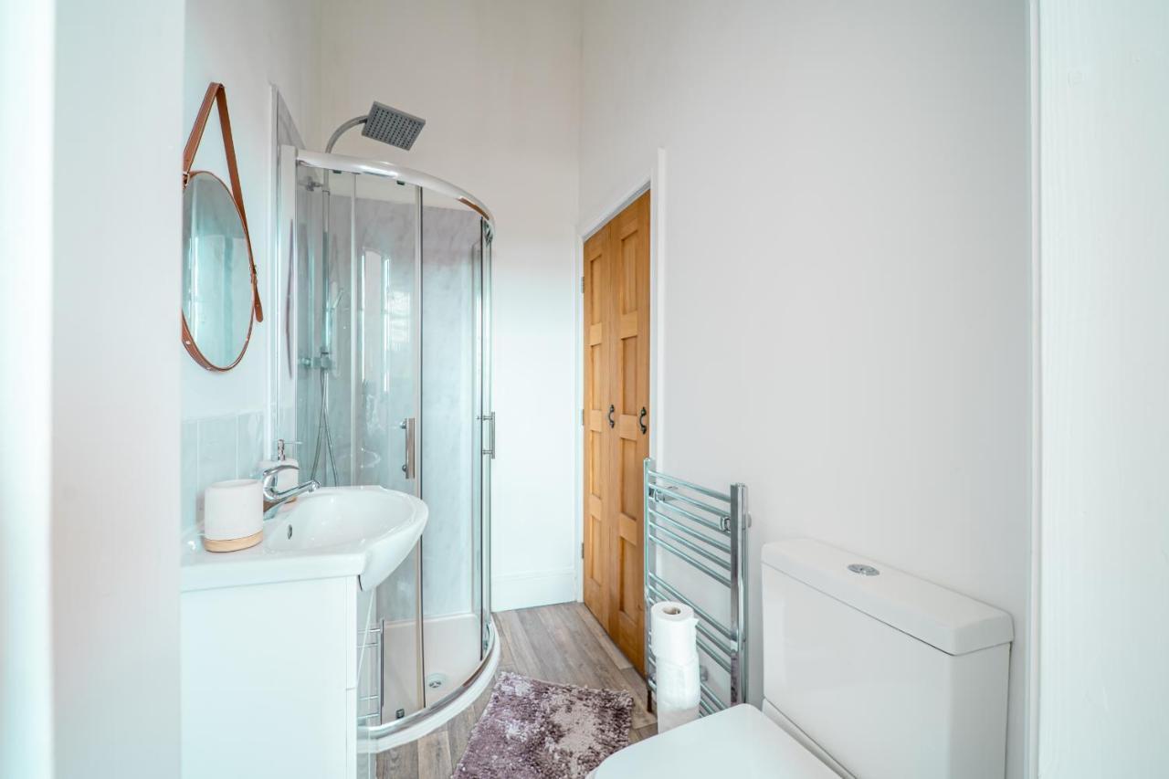 Cozy 1-Bedroom Apartment In The Heart Of Barnsley Town Centre Exteriör bild