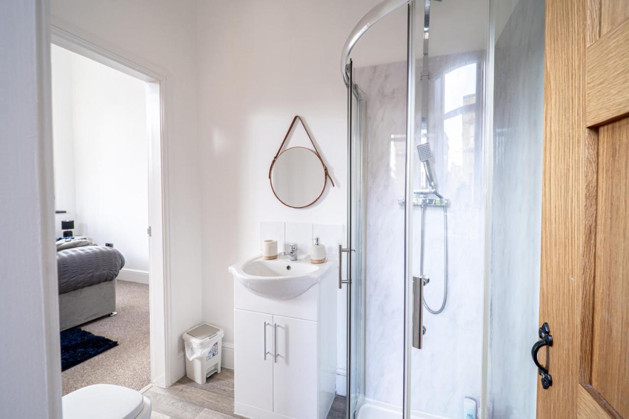 Cozy 1-Bedroom Apartment In The Heart Of Barnsley Town Centre Exteriör bild