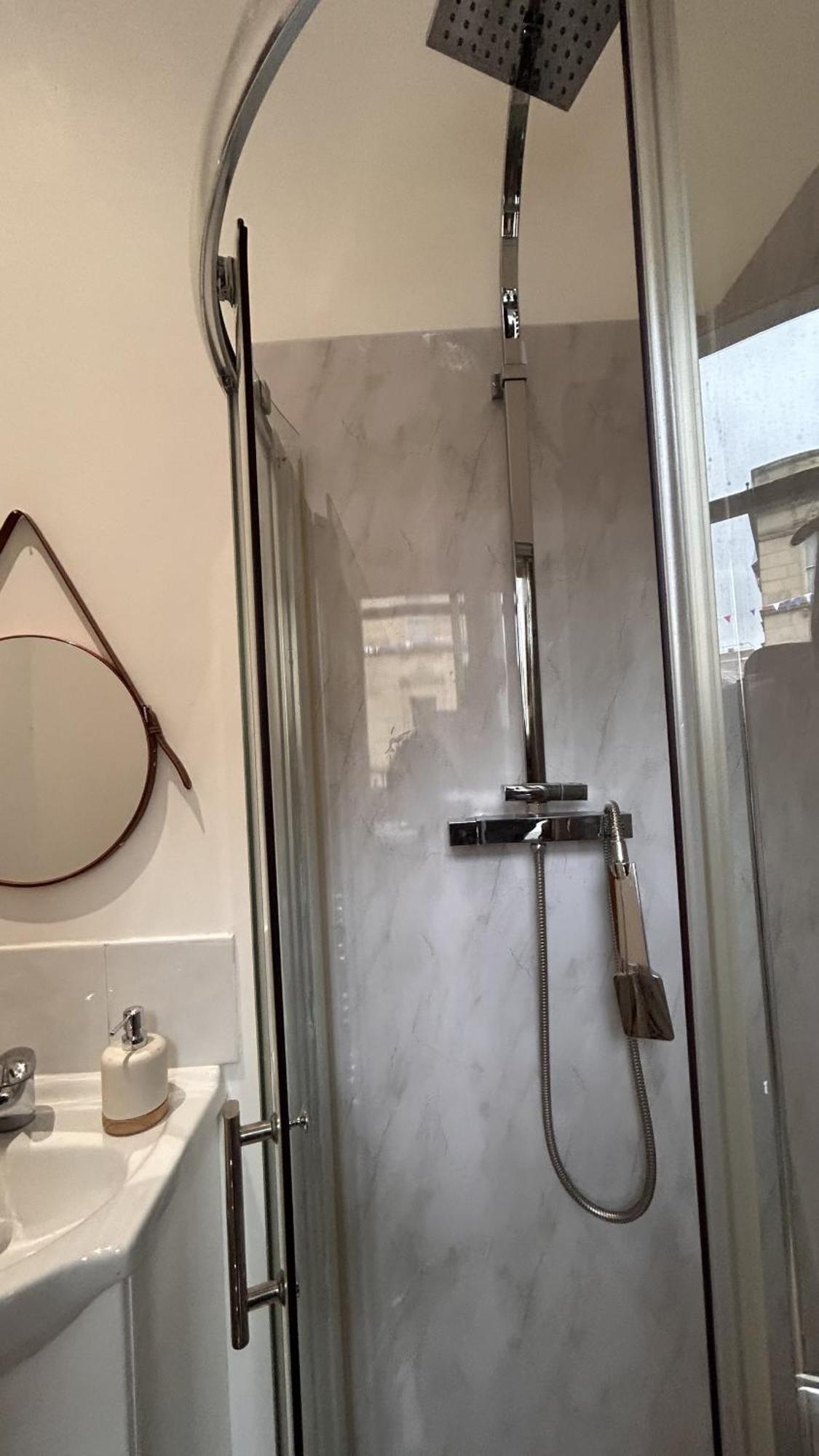 Cozy 1-Bedroom Apartment In The Heart Of Barnsley Town Centre Exteriör bild