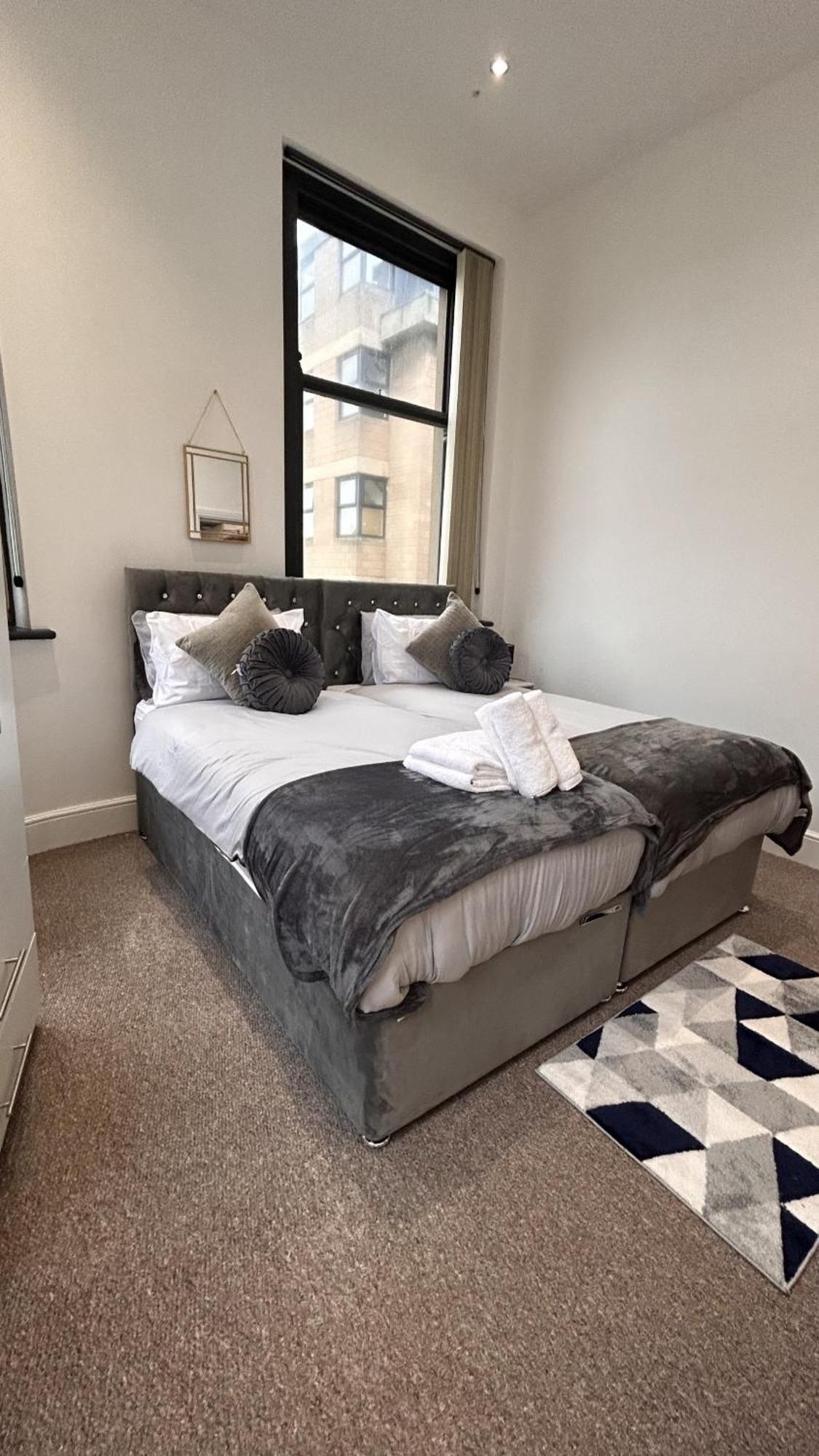 Cozy 1-Bedroom Apartment In The Heart Of Barnsley Town Centre Exteriör bild